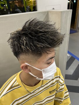 ダズルヘアラッシュ(DAZZLE hair RUSH) ~ツイストスパイラルパーマ×ハイライト~