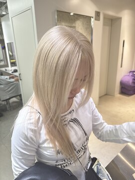 エイト 神戸三宮店(EIGHT) ホワイトブロンド