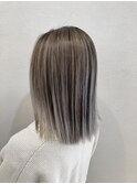 グレージュ×ミディアムレイヤー