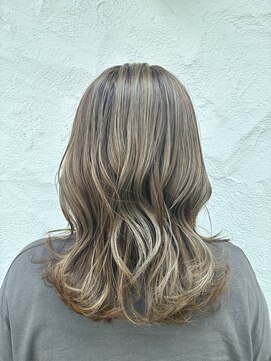 グルグル 妙典店(GULGUL) シルバーグレー×レイヤー