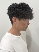 ヒュイル バイ ニアウ(Hwyl by Niau)&nbsp;メンズマッシュパーマ外国人風パーマスパイラルパーマ刈り上げ