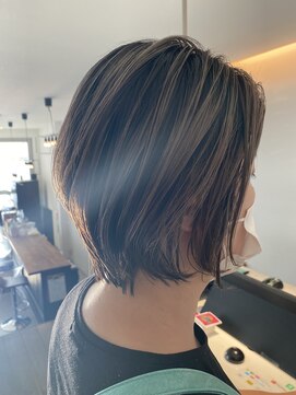 ヨルプラスディ(yoru+D) ショートボブ×ハイライト