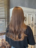 エスケープ トゥ ボナ(ESCAPE to bona.)&nbsp;ふんわりとした柔らかい質感が魅力◎ベージュ×くびれロング