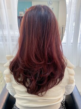 カシー(Casii) ロングレイヤースタイル　艶ワインレッドカラー