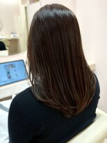 ソンノ(sonno)&nbsp;グレージュカラー ミディアムレイヤー 艶髪カラー 20代 ロング