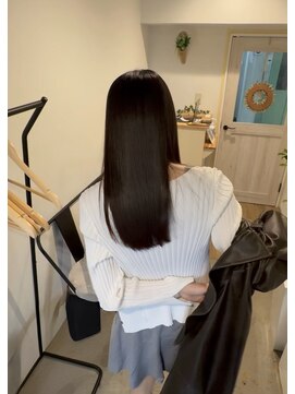 ララク(RARAQ) 帰り道まで美しい艶髪ストレート
