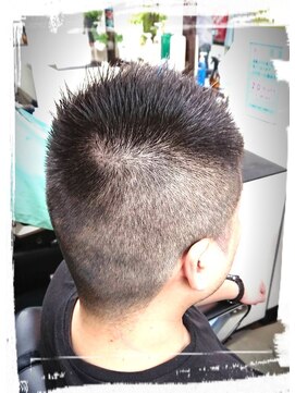 カットハウススペース 人形町 クロップドアーミー