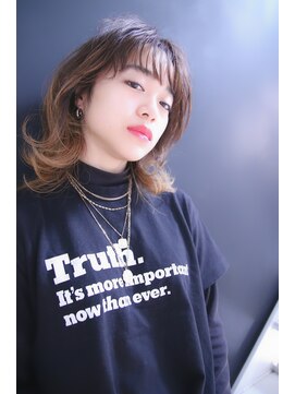 ブーケ(BOUQUET) くびれ・毛先ハイトーンカラー・薄めバング