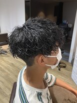 エヌプラス(N+)&nbsp;刈り上げセンターパートサーフカールブルーブラッフェザーパーマ