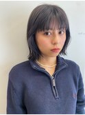 柔らかい暗髪とボブ