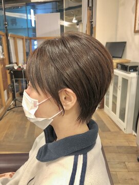 フーチー クーチー アマティー 豊中店(FUCHI KUCHI amati) @fuchi_kuchi.okada[大阪豊中/タイトショート/20代30代］