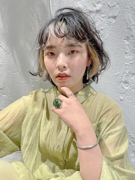 ウィ 立川(Oui) 【Oui×HIROMU】前髪インナーカラー/ホワイトベージュ/癖毛風