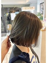 やはり人気なボブスタイル。ライフスタイルに合わせて様々なボブから提案できるのが彼女が人気の秘訣。