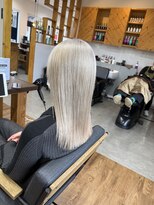 ルッカヘアガーデン バイ ラッシュゴールド(RUCCA HAIR GARDEN by LUSH GOLD)&nbsp;ホワイトカラー