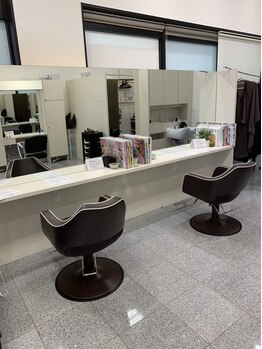 【一般カット☆\2900】毎月通える家計に優しい価格設定！お手頃価格でキレイが叶う♪[大型駐車場完備]