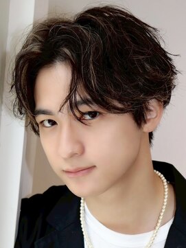 ルーシー 名古屋栄(LUCEY) センターパートニュアンスパーマフェザーパーマ波巻きパーマ