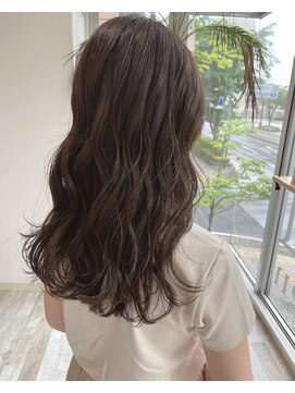 リズム(lysm) ミディアムヘア × ベージュカラー