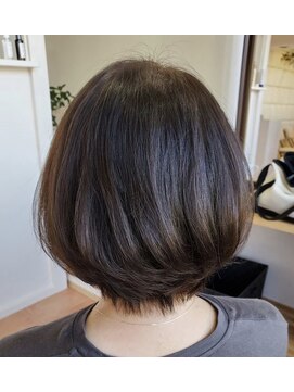 髪質改善美容室 エミ(emi) 白髪染めで本格的な髪質改善が出来ます。毛先まで極上の艶髪に♪