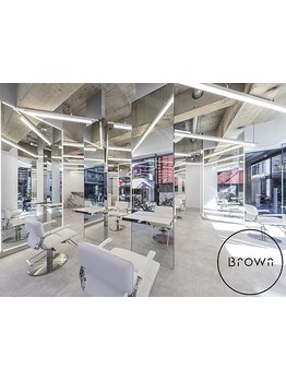 おしゃれを楽しむ白髪ぼかしが出来るサロン。30代～40代の上質なスタイルを求める大人女性のための空間◎