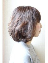 イング(ING) 女性の色香はミディアムスタイルに差がでます♪
