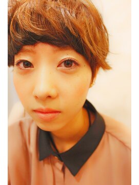 ブーケ(BOUQUET) 伸ばしかけアシンメトリーショート　グラデーションカラー