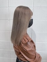 ココ 原宿(KOKO)&nbsp;10代/20代/30代/グレージュカラー/シルキーベージュ／モード