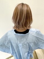 トルネード(TORNADO) 外国人風シャドールーツ ベージュ レイヤーボブ t1124