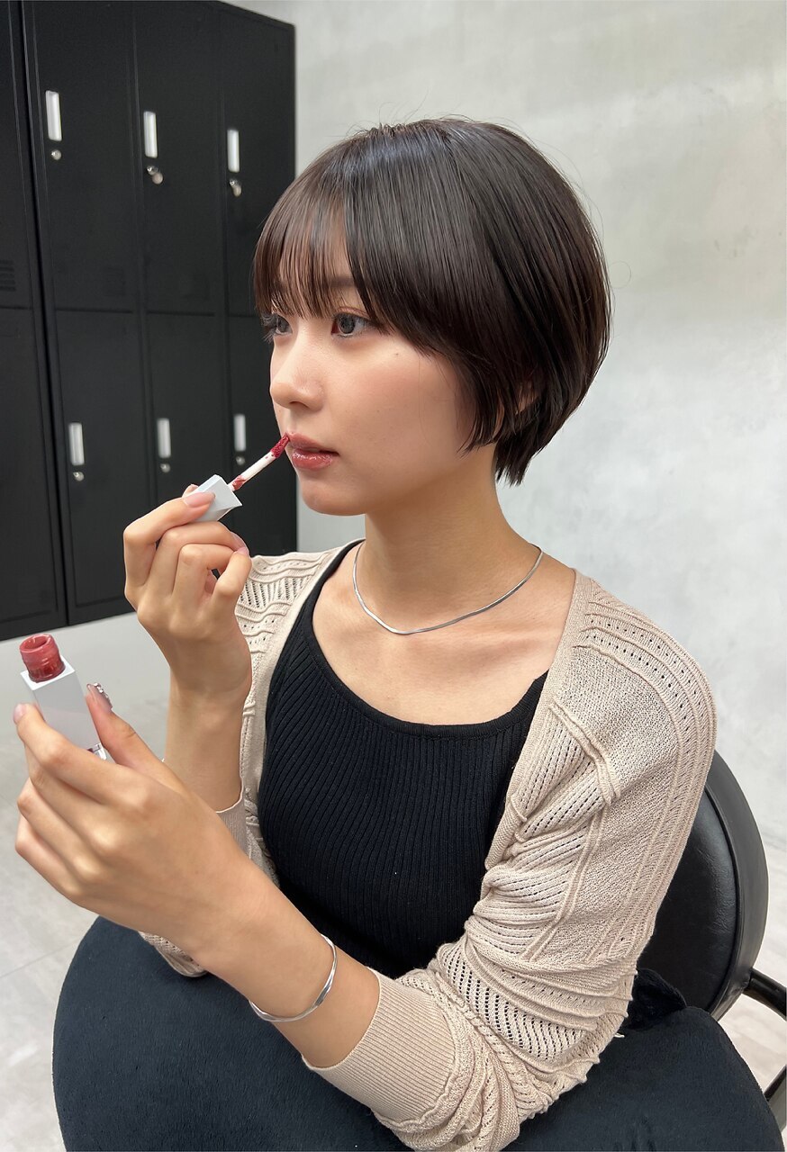 2025年夏】ショート ダークブラウンの髪型・ヘアアレンジ｜人気