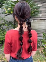 ナカオコアフュール(NAKAO COIFFURE)&nbsp;編み下ろしツインアレンジ　たまねぎヘア　リボンアレンジ
