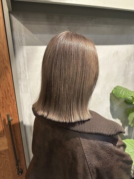 リリアーナ(LILIANA) 池袋 ブリーチ ハイトーン シナモンベージュ♪