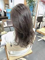 ピニャ(PiiNYA)&nbsp;グレージュハイライト × レイヤーカット