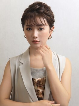 ララルーモ スタジオ(LaLarOomo STUDIO)の写真/【JR新宿3分/西武新宿駅直結】貴方だけの魅力を引き出します♪パーソナルカラー診断/ヘアセット/半個室あり