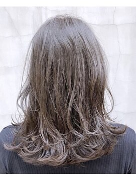 モアナ バイ ヘッドライト うるま店(Moana by HEADLIGHT) Moana【うるま】#カーキアッシュ#デジタルパーマ#ミディアム