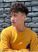 強めツイストスパイラルパーマ フェードカット ツーブロック