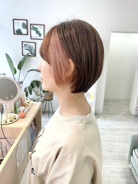 エルフ(elf) インナーカラーボブイヤリングカラーショートナチュラルボブ