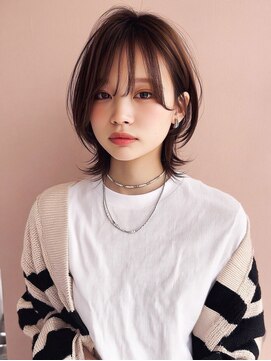 ミー 岡崎(mii) ミディアムウルフレイヤー