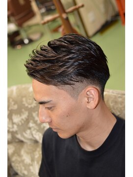 ラフカッターズ 立川店別館 サイドパート【立川/理容室/床屋/顔剃り/シェービング】