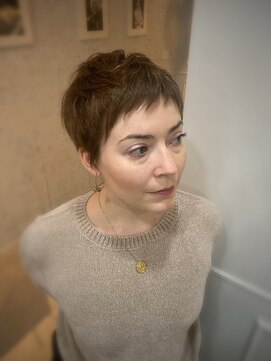 DAMANI 表参道 髪質改善/ヘッドスパ/ハイライト/白髪染め/白髪ぼかし/縮毛矯正 似合わせカット/ミディアムレイヤーカット[表参道駅]