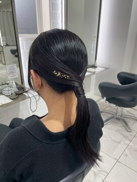 ヴァンカウンシル 一宮店(VAN COUNCIL) シンプルだが惹きつけるローポニーテール