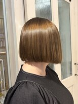 ハク アトリエ(HaKU atelier)&nbsp;艶感ブラウンミニボブケアストレート透明感カラーオリーブ