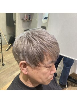 アヴニール アックス(Avenir axe) ショートマッシュ/シルバーアッシュ/ブリーチ2回