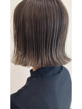 アミル(AMIL) ワンレグスボブ