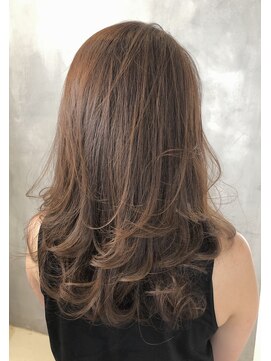 オーストヘアー リュウール(Aust hair Lueur) 大人のハイライト