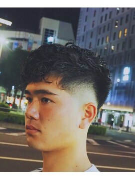 ヒロギンザ 浜松町店(HIRO GINZA) [hiro ginza]ミドルスキンフェード×ハードパーマ　浜松町理容室