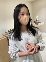 キュー(que)&nbsp;黒髪ストレートミディ