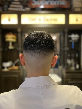 バレス 田町(BALES) クロップスキンフェード