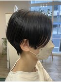 黒髪でクールにハンサムショート