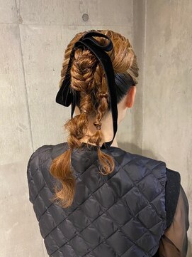 エイミー 伏見店(aemii) 個性派ハイポニー編み下ろし