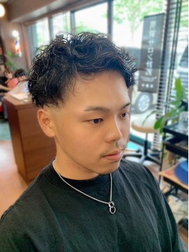 ヘアーワークス ブレーヴ(HAIR WORKS BRAVE) スパイラルパーマ×スキンフェード