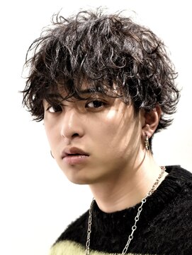 オーシャントーキョー(OCEAN TOKYO) スパイラルパーマツーブロック刈り上げラウンドマッシュ韓国黒髪